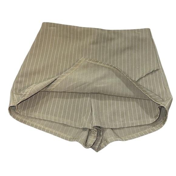Henrigirl Women’s Tan Skorts with Subtle Pinstripes and Tailored Fit - Picture 2 of 6